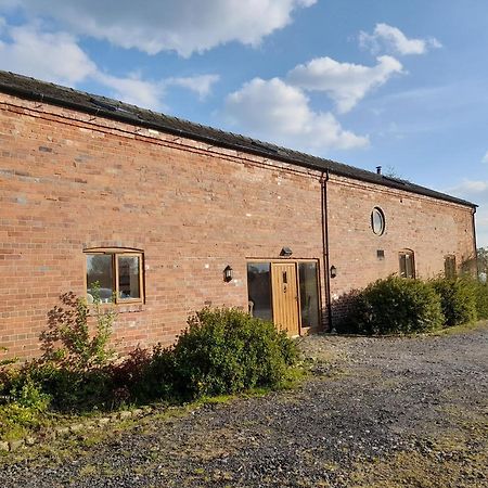 نانتويتش Mile House Barn Bed & Breakfast المظهر الخارجي الصورة