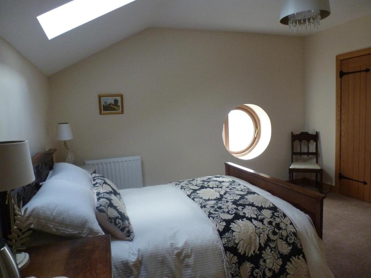 نانتويتش Mile House Barn Bed & Breakfast المظهر الخارجي الصورة