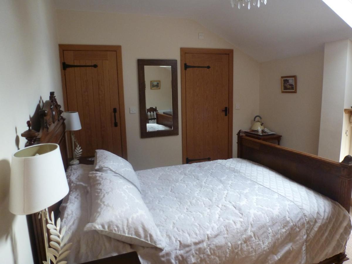 نانتويتش Mile House Barn Bed & Breakfast المظهر الخارجي الصورة